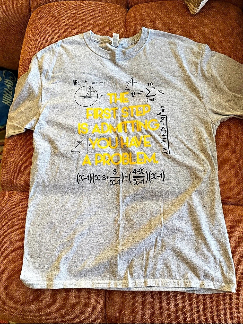 Port & Company Graphic T-Shirt Size Large Gray Yellow